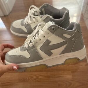 Off-White Gray and White Sneakers with Retro Design